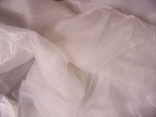 fehér organza anyag (1,5 m széles)