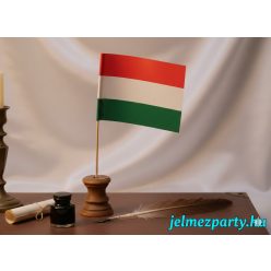   Magyar nemzeti papírzászló fapálcán – Ünnepi lengetős zászló nemzeti ünnepre