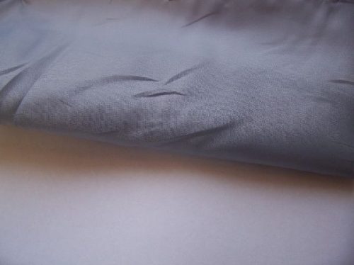ezüst 11. selyem dekoranyag 150 cm széles (méterre)