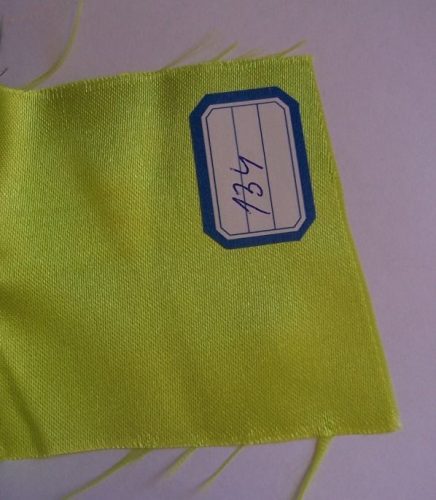 kiwizöld (134) szaténselyem (1,5 m széles) 