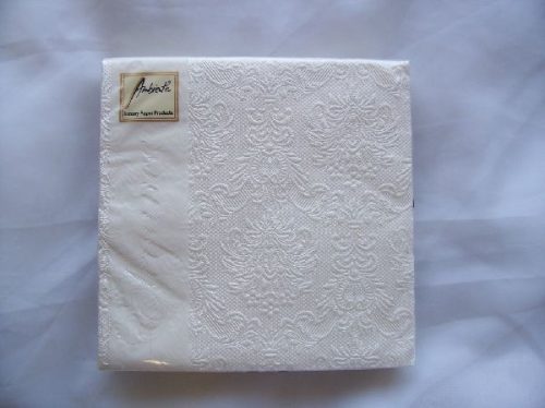 gyöngyházfehér (5507) dombornyomott szalvéta 33x33 (15 db) AMB