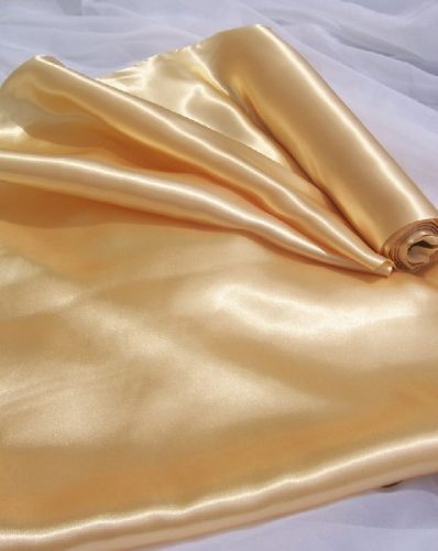 Szatén futó (15 cm * 9,1 m) arany