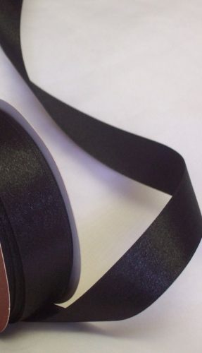 szatén szalag fekete (2 cmx25 m) 