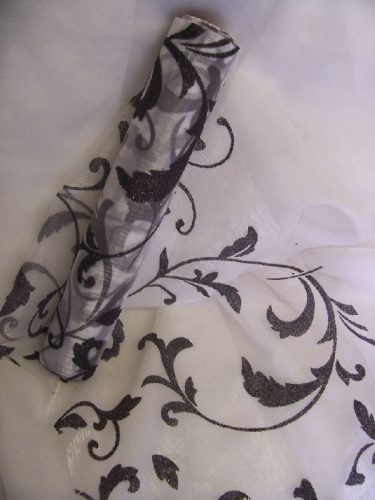Inda mintás csillámos organza fehér alapon fekete  (24 cm * 5 m)