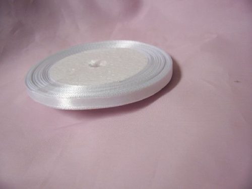 0,6 cm-s szatén szalag (25 m) fehér