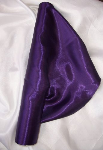 Szatén futó (36 cm X 9,1 m) püspöklila (105C)