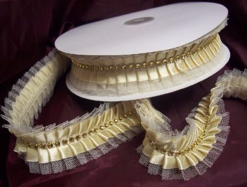 szatén szalag tüll széllel és strasszal (4 cm * 10 m)-krém-arany