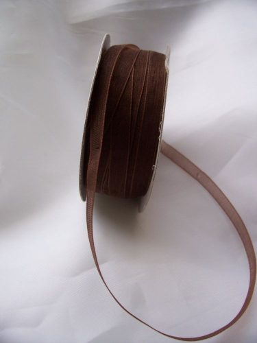 organza szalag 0,6 cm x 22,86 m, barna-044