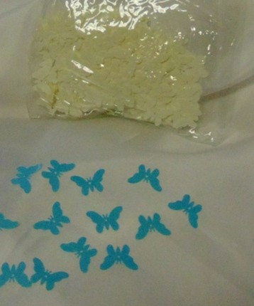 konfetti pillangó törtfehér (50 gr.)