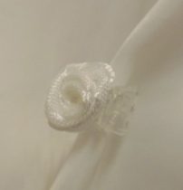csipeszes szatén rózsafej, FEHÉR (1,5 cm)