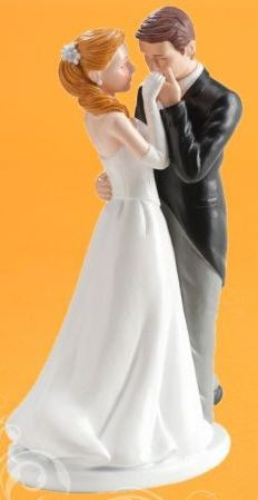 kézcsókos ifjú pár (16 cm)