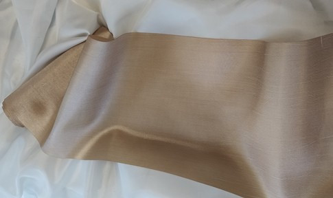 Szatén futó (15 cm * 9,1 m) lt. bézs