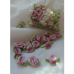 szatén rózsafej levélkével, mályva (kb. 50 db)