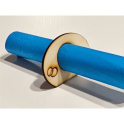 szalvétagyűrű fából, gyűrű mintával