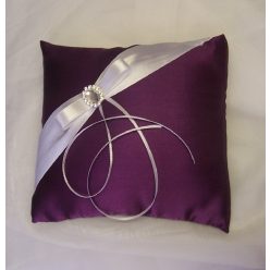 Gyűrűpárna sötétlila (14*17 cm)