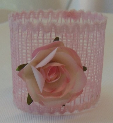 szalvétagyűrű rózsaszín, virággal (70 db)