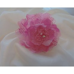 ciklámen textilrózsa kitűző (10 cm)